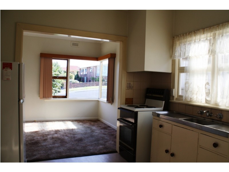 5 Bay Road, Lindisfarne TAS 7015