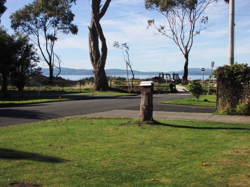 4 Mannata Street, Lauderdale TAS 7021