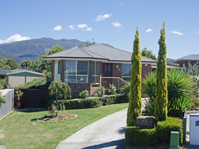 10 Adelong Drive, Kingston TAS 7050