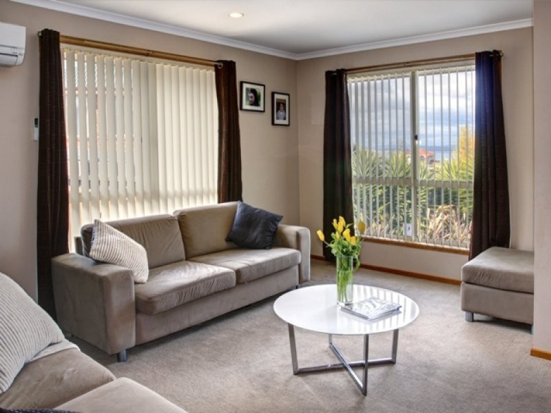 10 Adelong Drive, Kingston TAS 7050