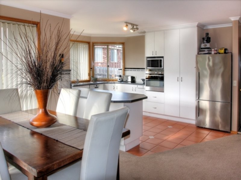 10 Adelong Drive, Kingston TAS 7050