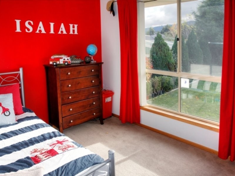 10 Adelong Drive, Kingston TAS 7050