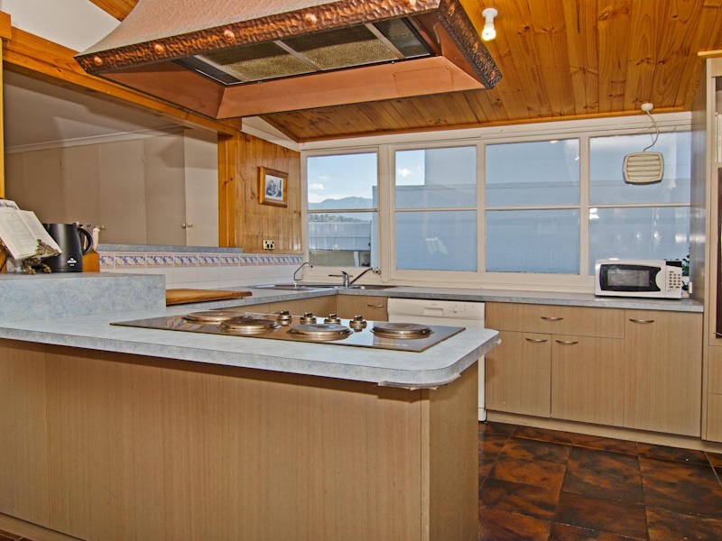 8 Dresden Street, Sandy Bay TAS 7005
