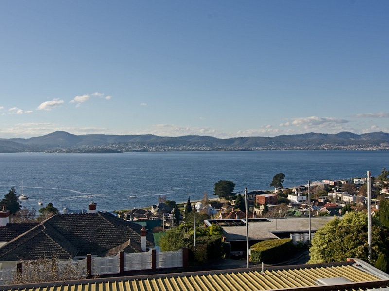 8 Dresden Street, Sandy Bay TAS 7005
