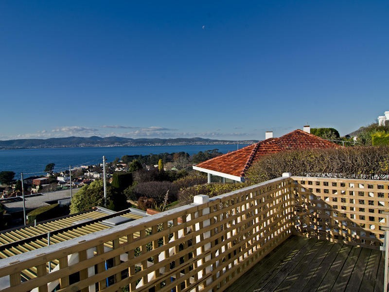 8 Dresden Street, Sandy Bay TAS 7005