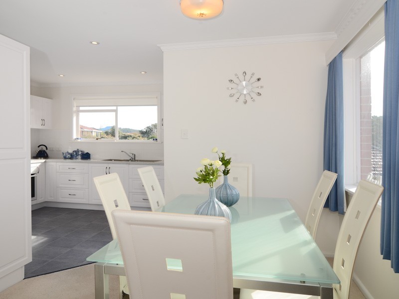 6 Coolangatta Street, Lindisfarne TAS 7015