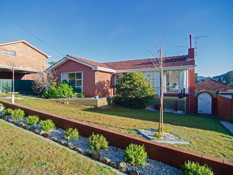 6 Coolangatta Street, Lindisfarne TAS 7015