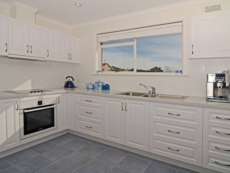 6 Coolangatta Street, Lindisfarne TAS 7015