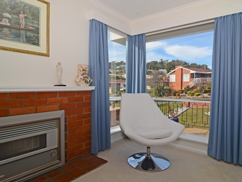 6 Coolangatta Street, Lindisfarne TAS 7015