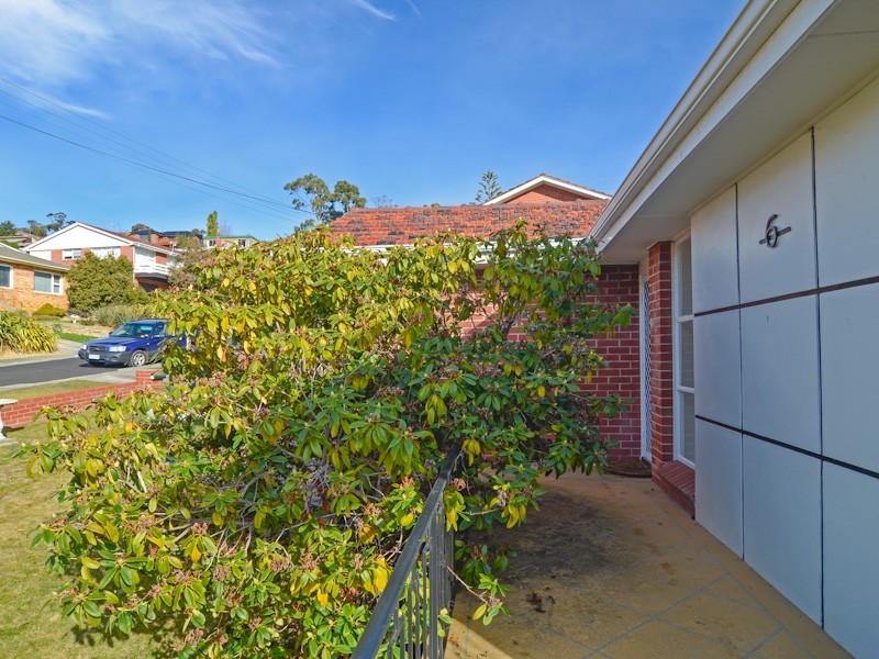 6 Coolangatta Street, Lindisfarne TAS 7015