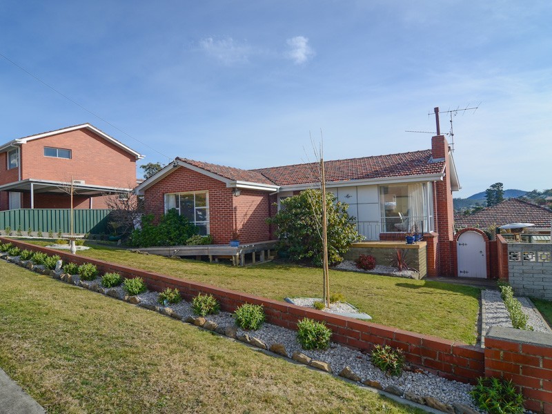 6 Coolangatta Street, Lindisfarne TAS 7015