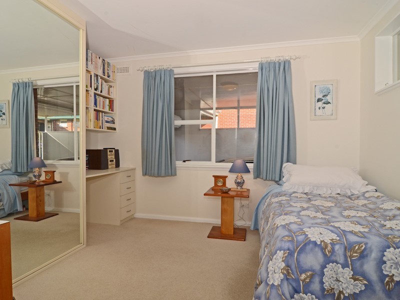 6 Coolangatta Street, Lindisfarne TAS 7015