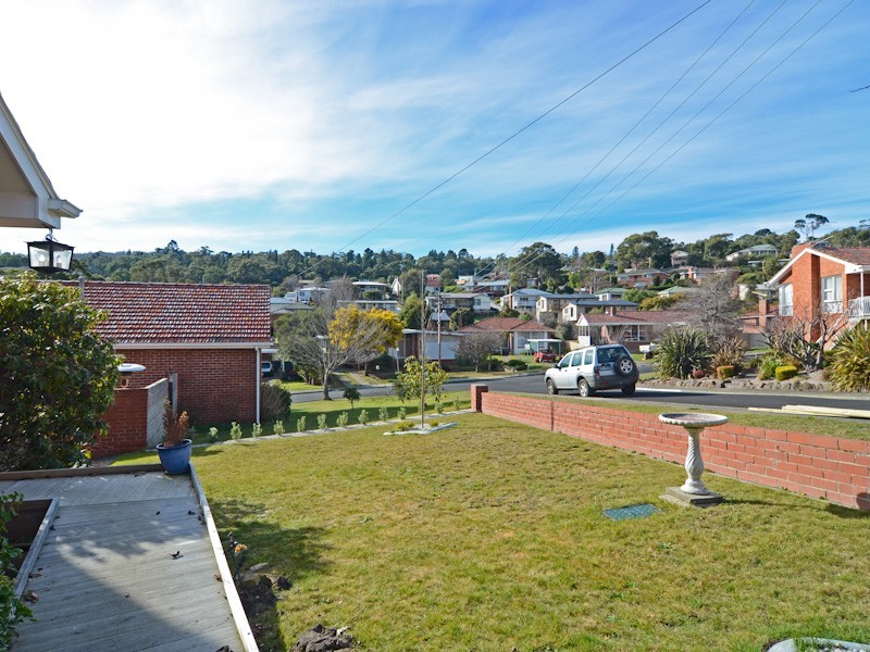 6 Coolangatta Street, Lindisfarne TAS 7015