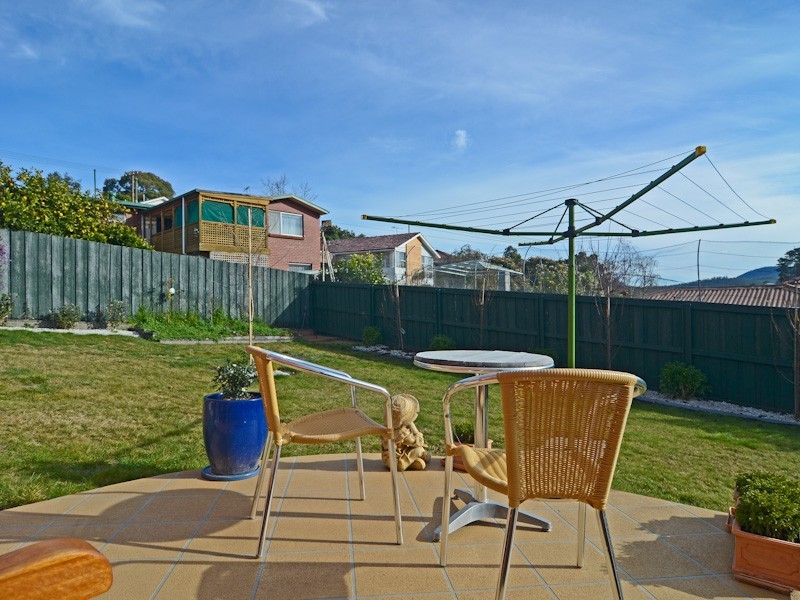 6 Coolangatta Street, Lindisfarne TAS 7015