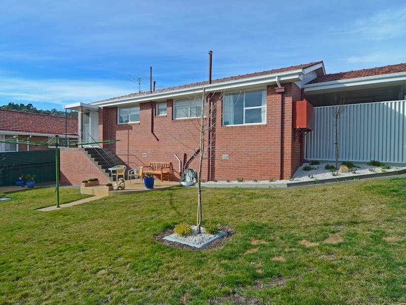 6 Coolangatta Street, Lindisfarne TAS 7015