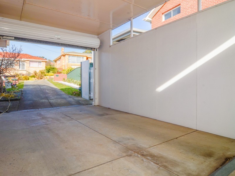 6 Coolangatta Street, Lindisfarne TAS 7015