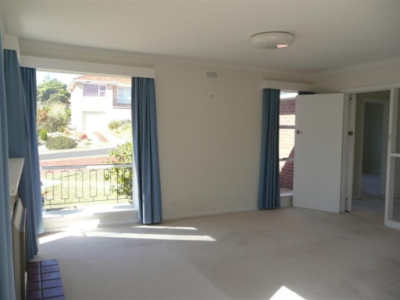 6 Coolangatta Street, Lindisfarne TAS 7015