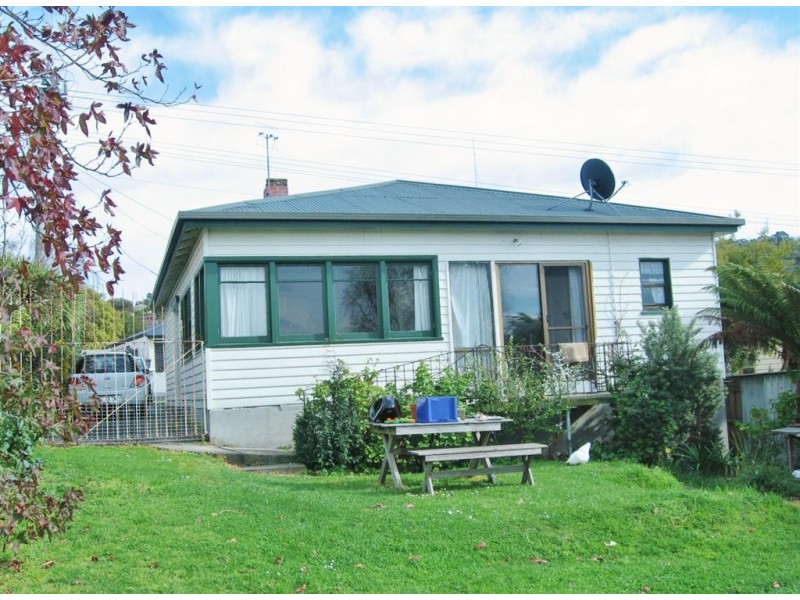 168 Roslyn Avenue, Blackmans Bay TAS 7052