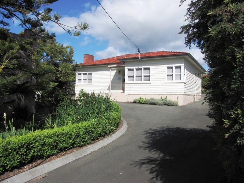 24 Wellington Road, Lindisfarne TAS 7015