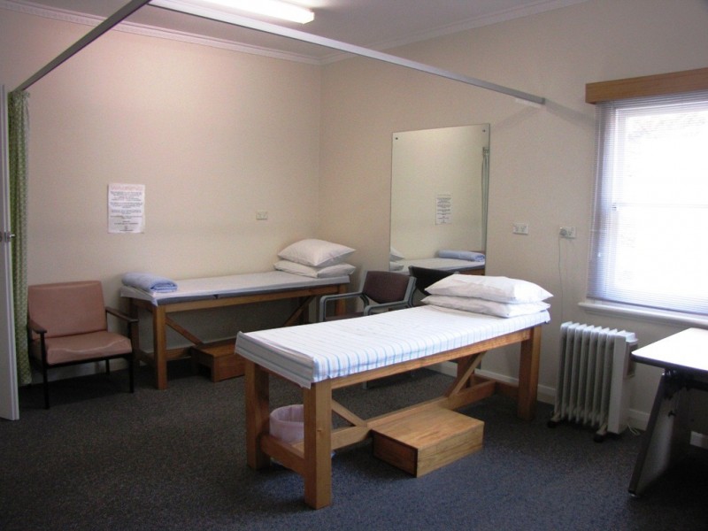 24 Wellington Road, Lindisfarne TAS 7015