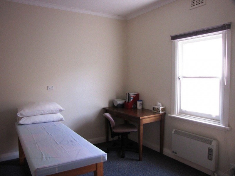 24 Wellington Road, Lindisfarne TAS 7015