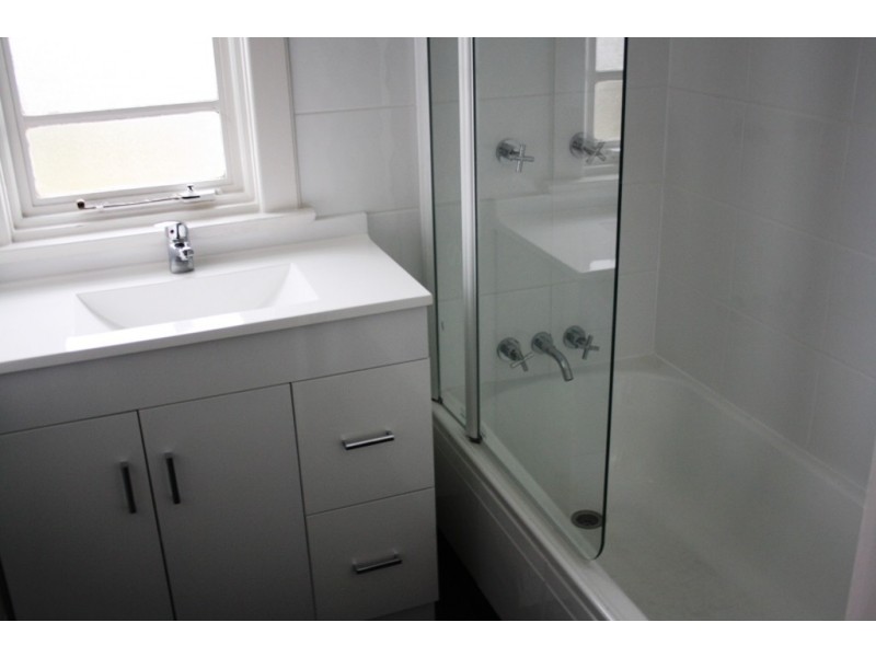 54 Bass Street, Warrane TAS 7018