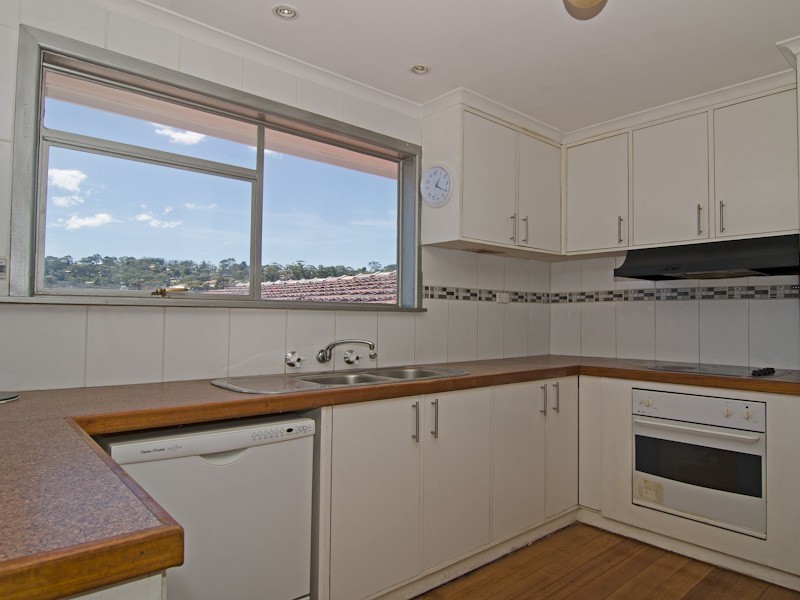 8 Manly Avenue, Lindisfarne TAS 7015