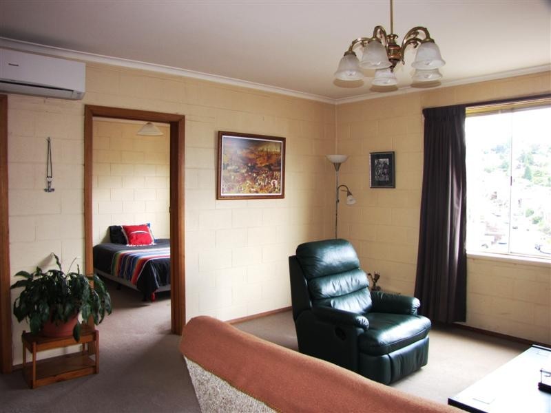 2/104 New Town Road, New Town TAS 7008