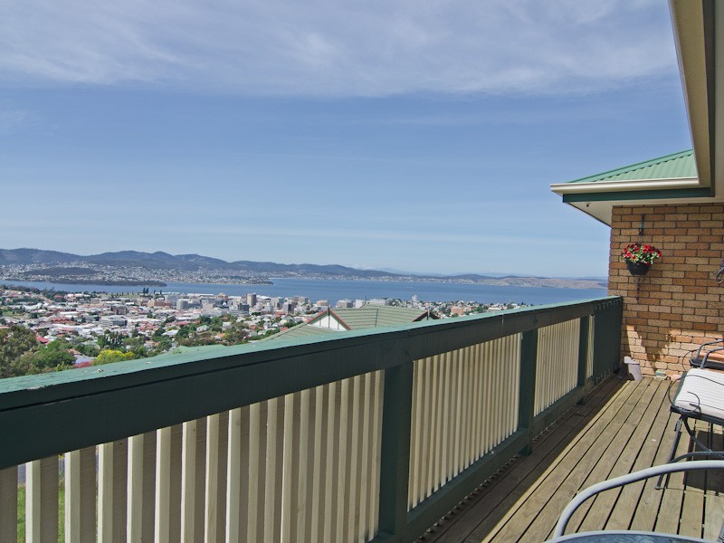 2/8 Fielding Drive, West Hobart TAS 7000