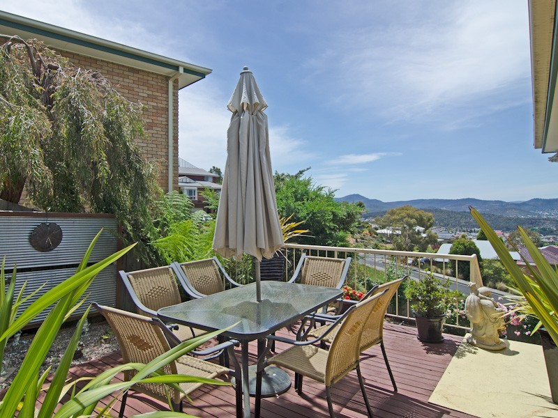 2/8 Fielding Drive, West Hobart TAS 7000