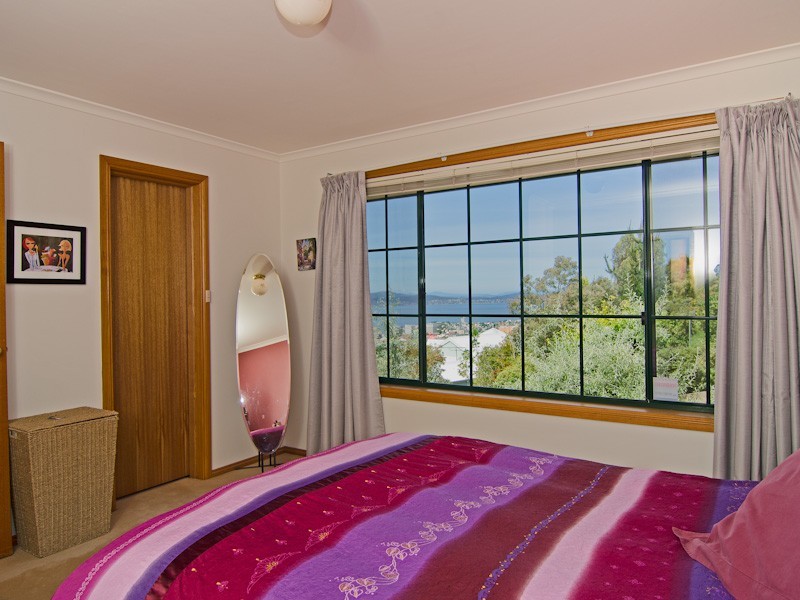 2/8 Fielding Drive, West Hobart TAS 7000