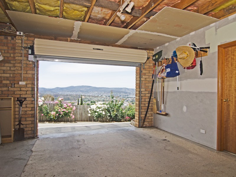2/8 Fielding Drive, West Hobart TAS 7000
