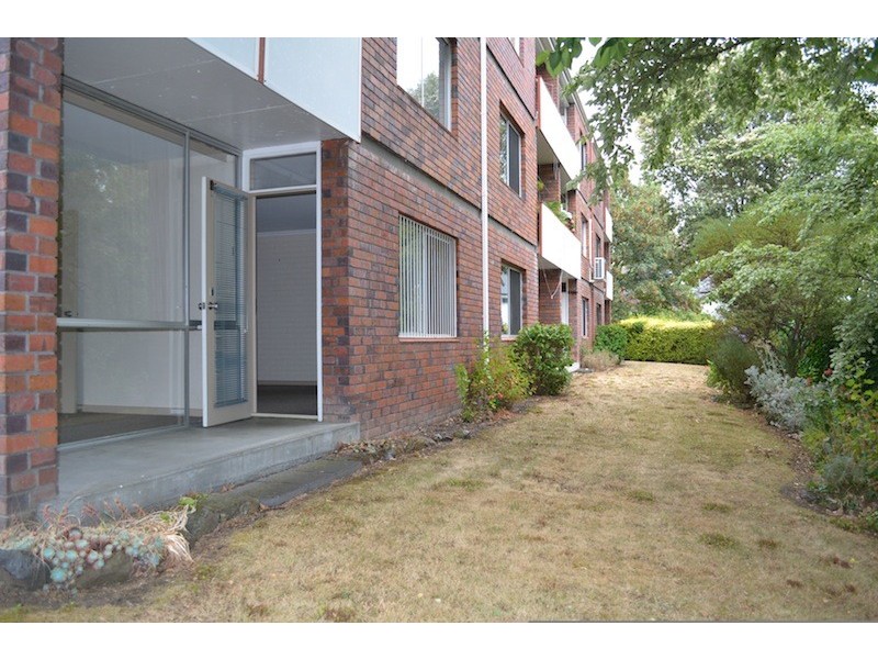 1/15 Greenlands Avenue, Sandy Bay TAS 7005