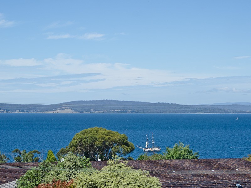 1/2A Grange Avenue, Taroona TAS 7053