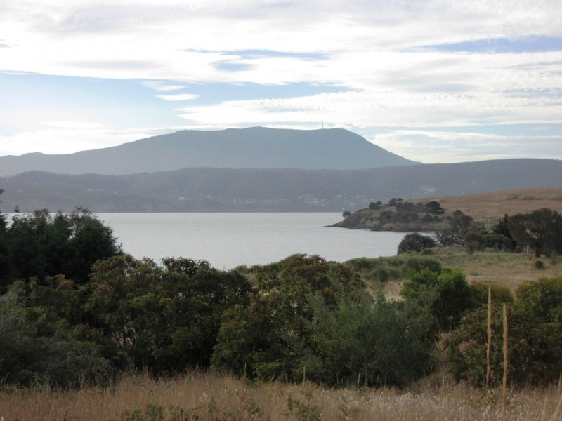 122 Spitfarm Road, Opossum Bay TAS 7023