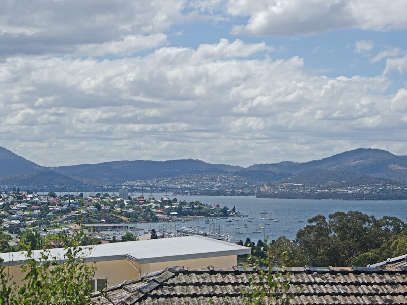 6 Goodhart Place, Sandy Bay TAS 7005