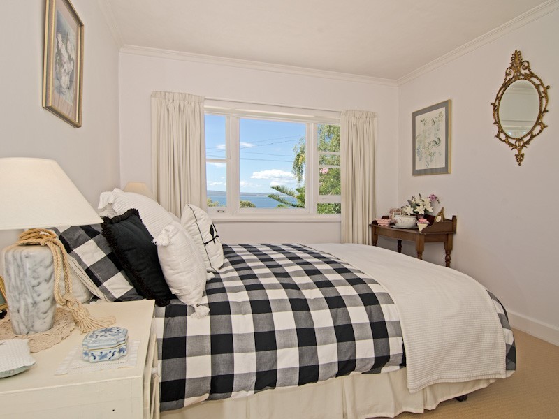 123 Channel Highway, Taroona TAS 7053