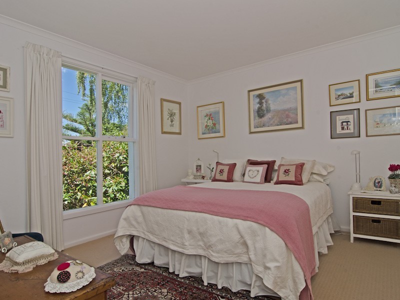 123 Channel Highway, Taroona TAS 7053