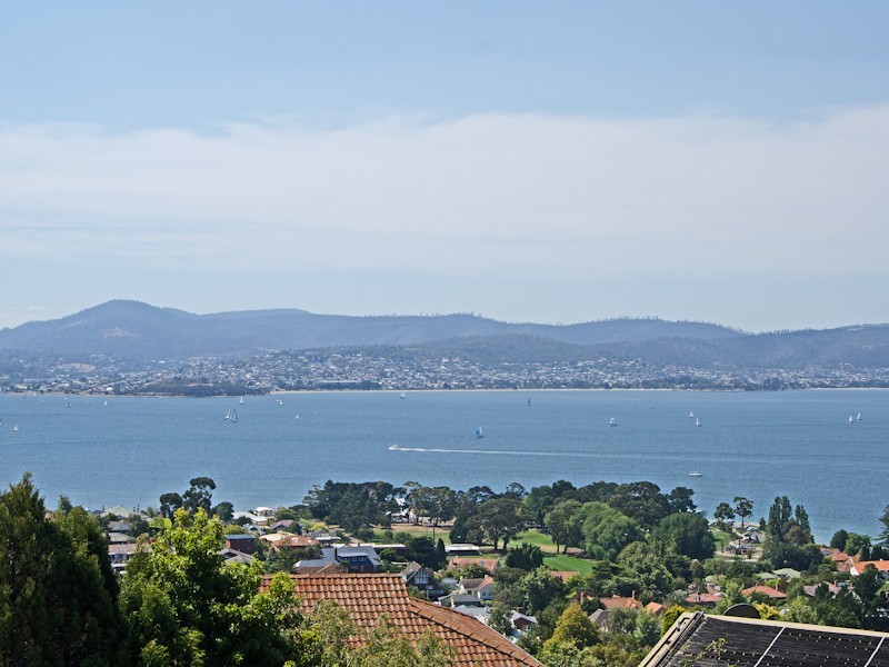 1/455 Churchill Avenue, Sandy Bay TAS 7005