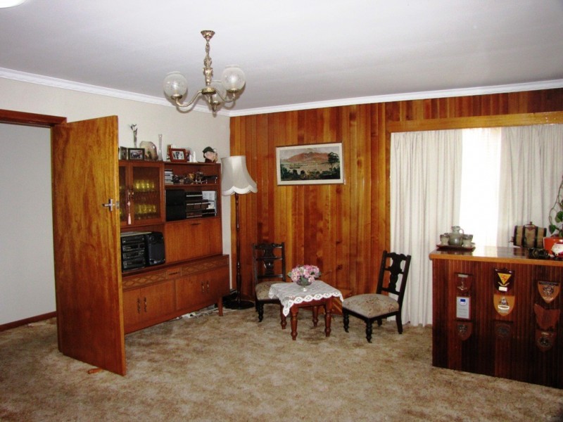 21 Karoola Road, Lindisfarne TAS 7015