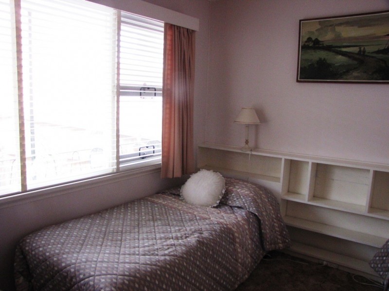 21 Karoola Road, Lindisfarne TAS 7015