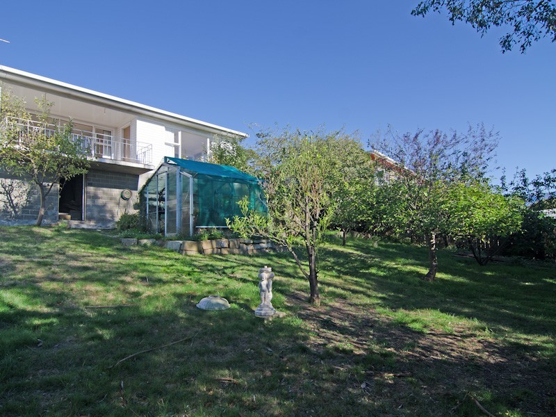 9 Auburn Road, Kingston Beach TAS 7050