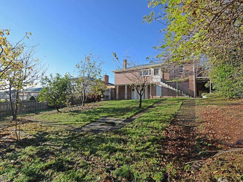 15 Rossendell Avenue, West Hobart TAS 7000