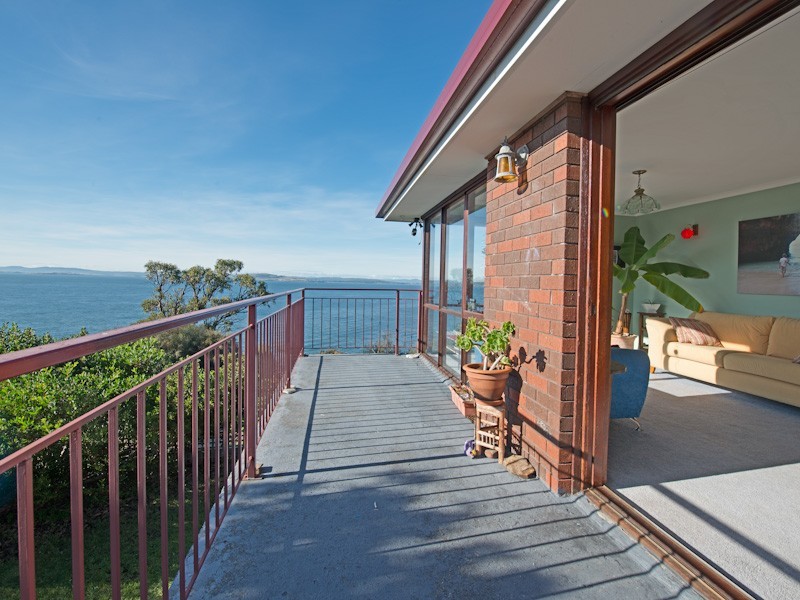 14 Flowerpot Crescent, Blackmans Bay TAS 7052