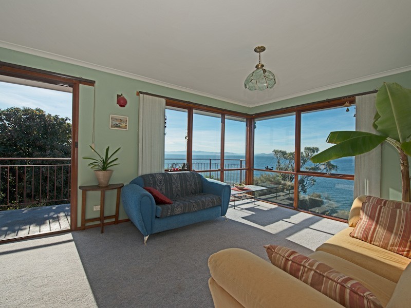 14 Flowerpot Crescent, Blackmans Bay TAS 7052