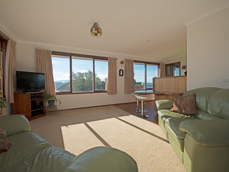 14 Flowerpot Crescent, Blackmans Bay TAS 7052