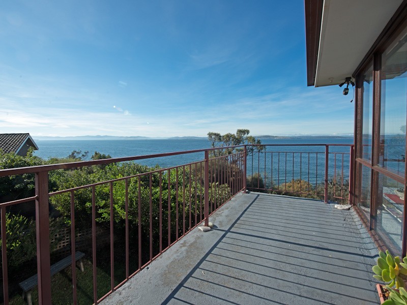 14 Flowerpot Crescent, Blackmans Bay TAS 7052