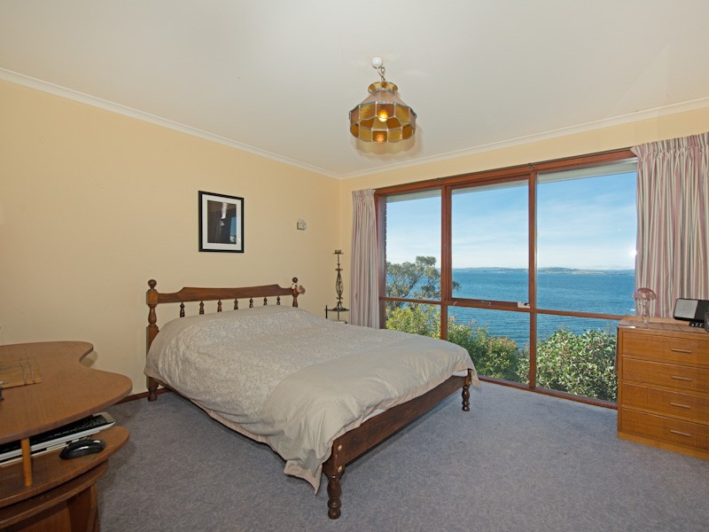 14 Flowerpot Crescent, Blackmans Bay TAS 7052