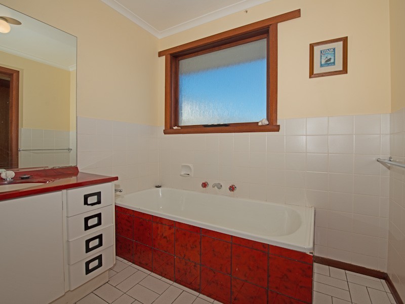 14 Flowerpot Crescent, Blackmans Bay TAS 7052