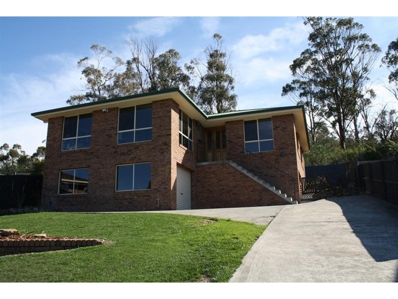 8 Tollard Place, Rokeby TAS 7019